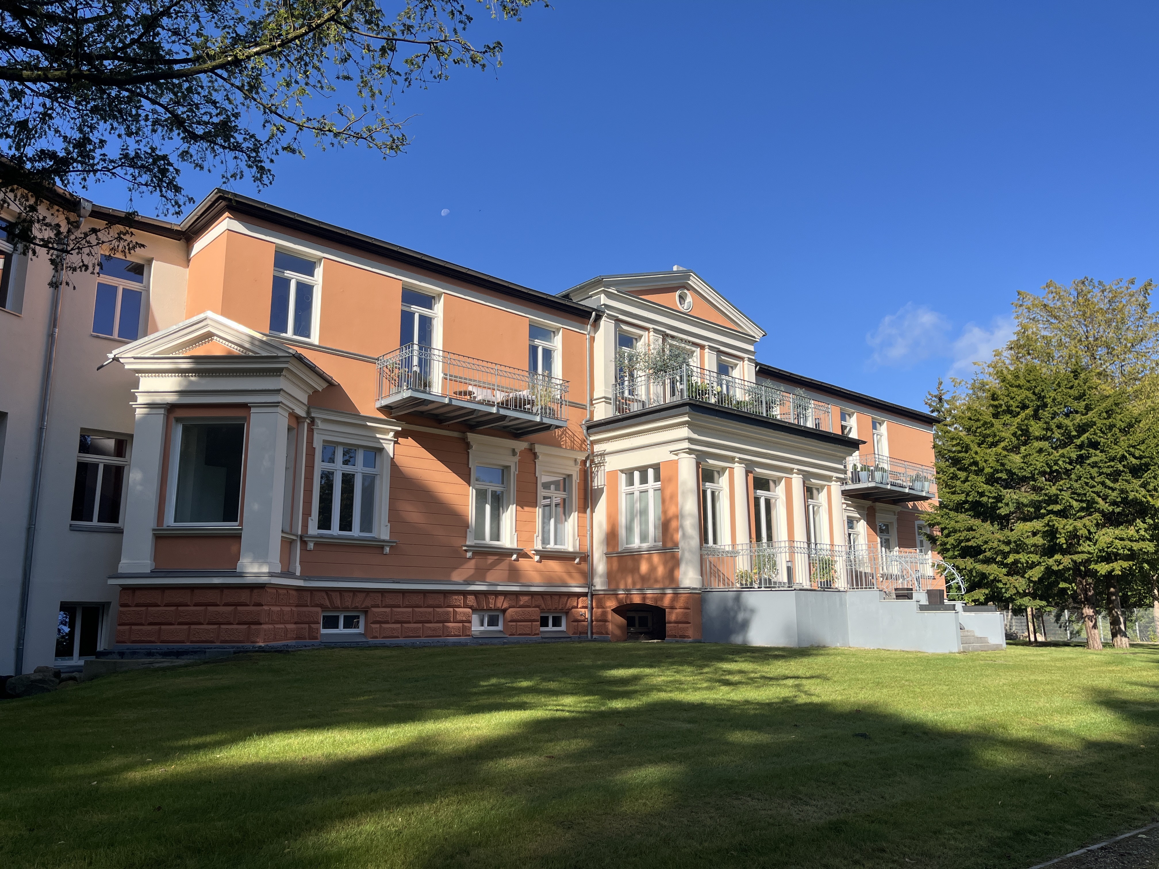 Hausansicht Parkseite