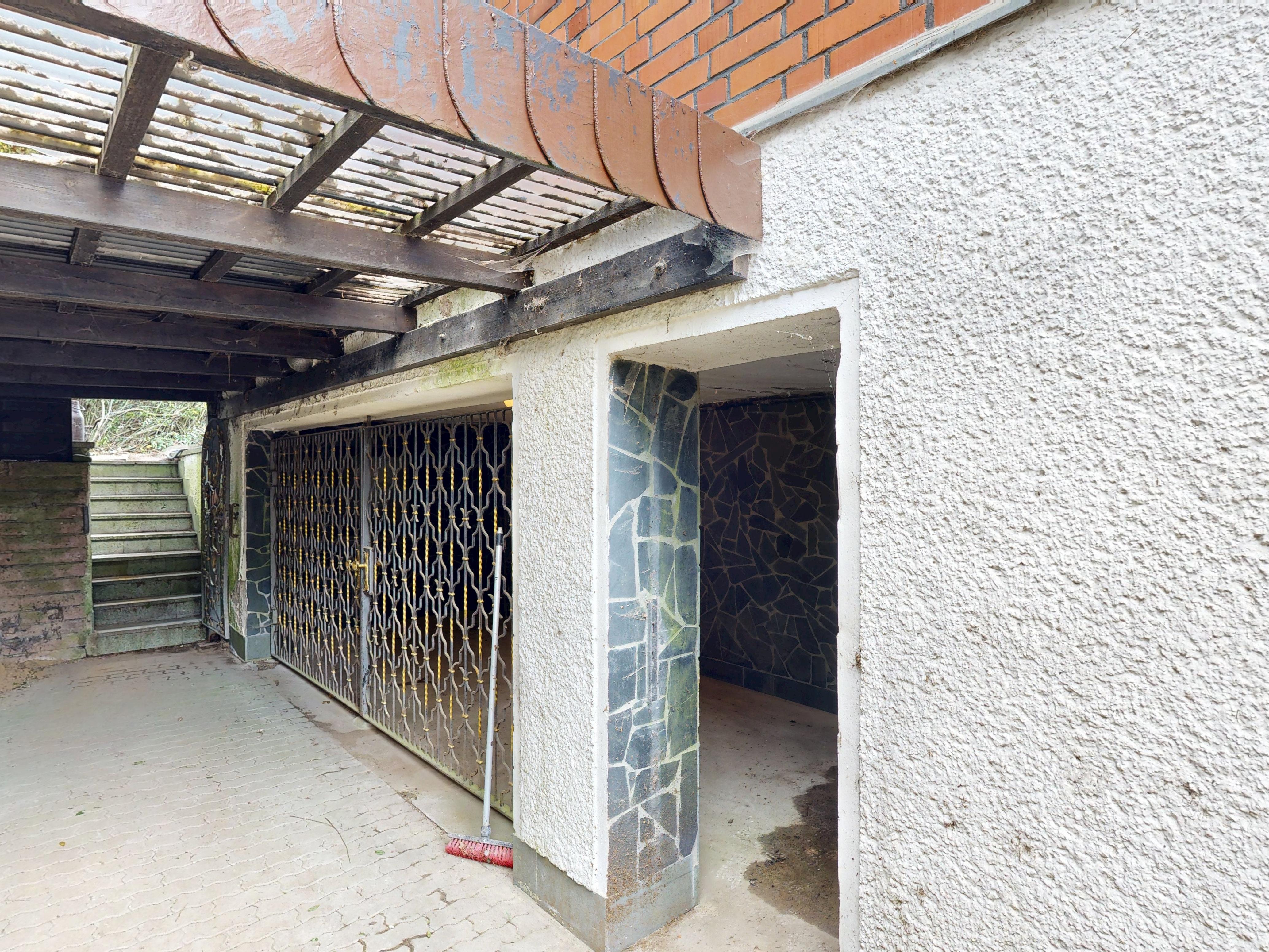 Zufahrt Garage